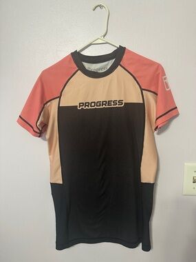 Women’s sugar skull progress rash guard - Coral/Beige/Black